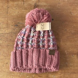 NWT Knit Pom Pom Beanie